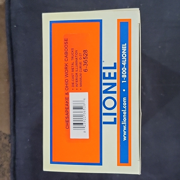 Lionel Trains 6-36528 Chesapeake and Ohio Illuminated Work Caboose - Picture 2 of 2